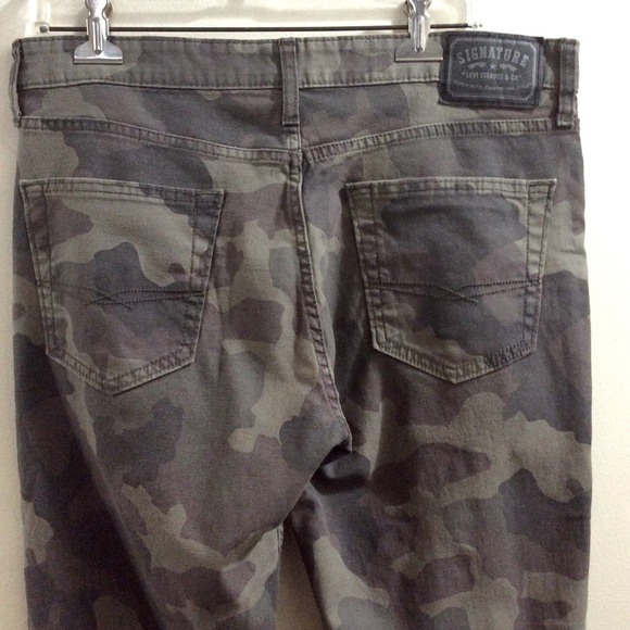 Men’s Signature Levi Strauss & Co. camo jeans - Picture 5 of 10